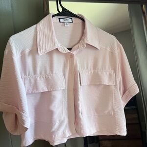 Discreet | Medium Cropped Button Down Shirt | Light Pink